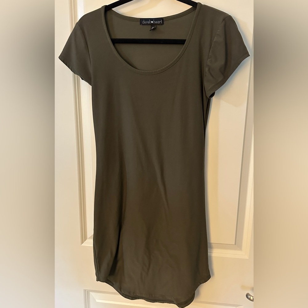 Derek Heart Moss Green Short Sleeve Scoopneck Fitted Dress Junior's Sz Medium